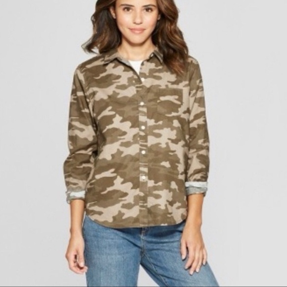 Universal Thread - NWT Camden Green Camo Button Down Long Sleeve Shirt Size Sm